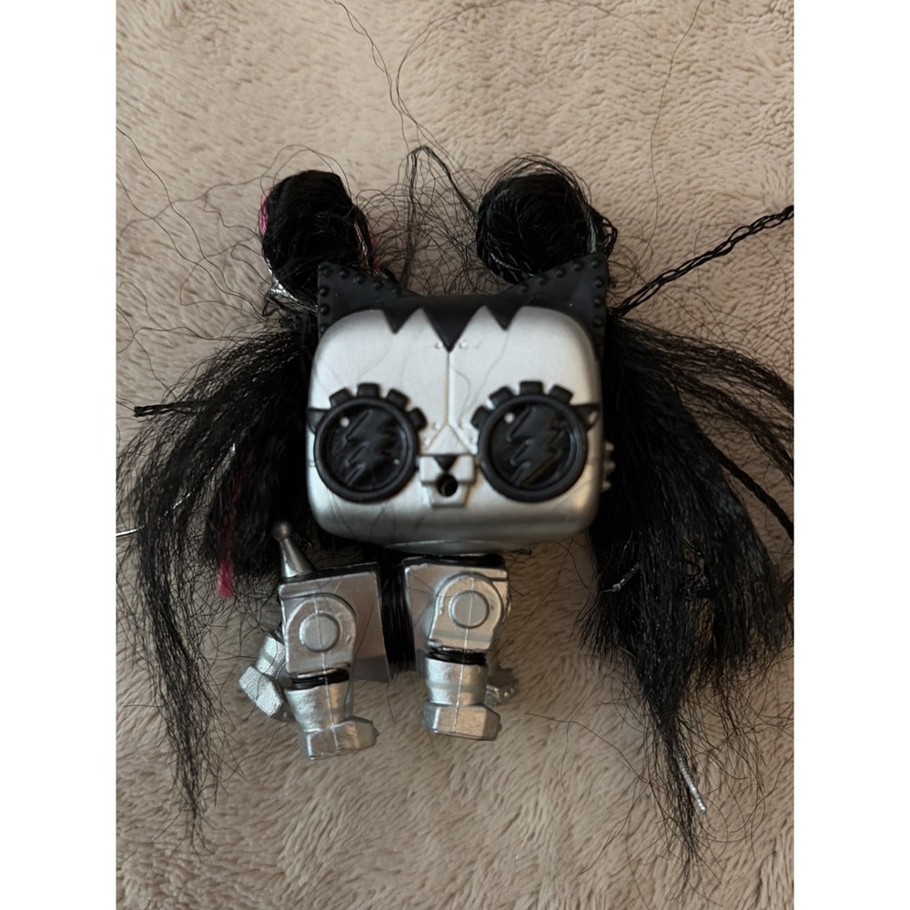 LOL Surprise OMG Doll Lights Pets Scissor Claws Robo Kitty